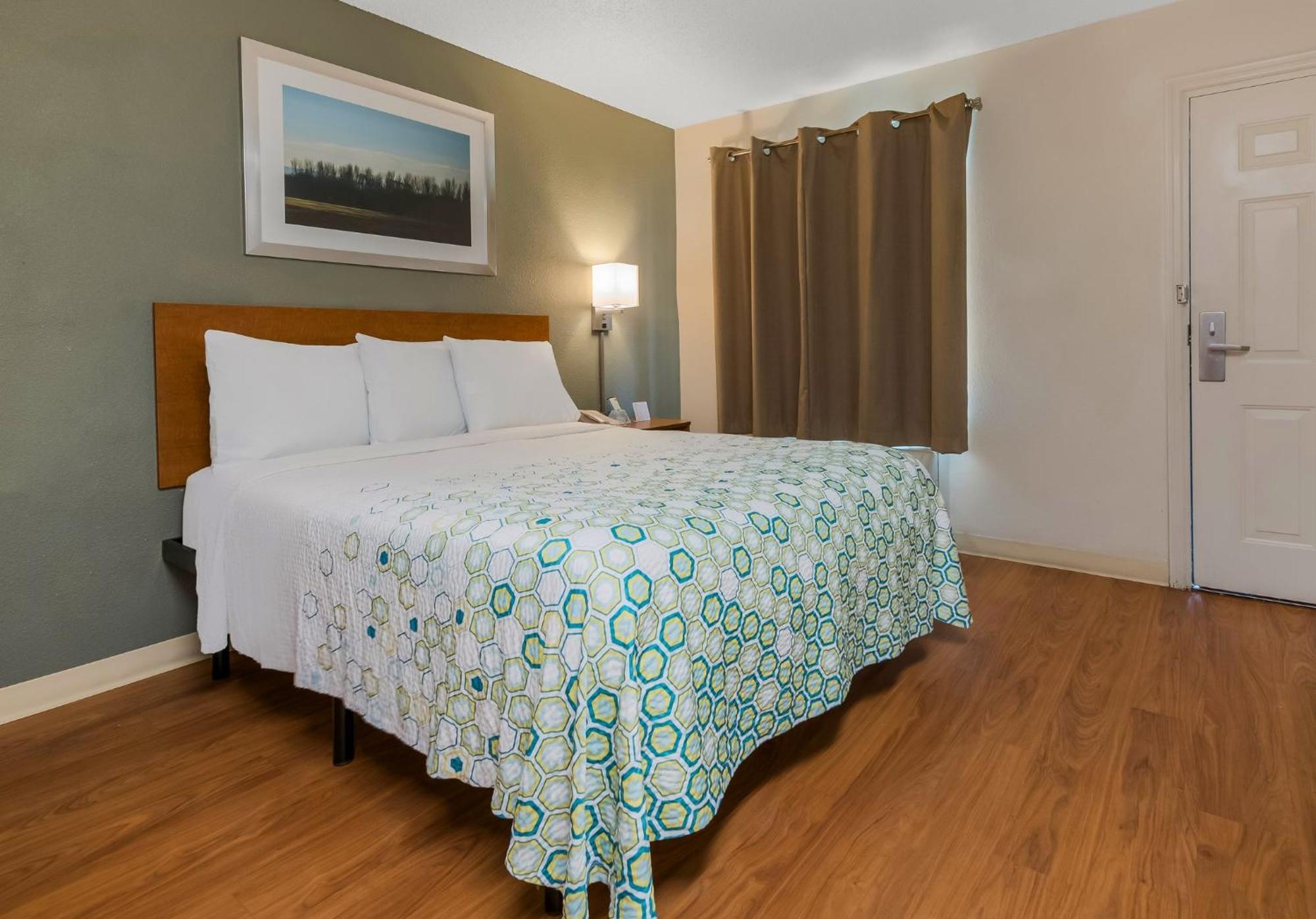 Hometowne Studios By Red Roof Orlando - Ucf Area Alafaya Экстерьер фото