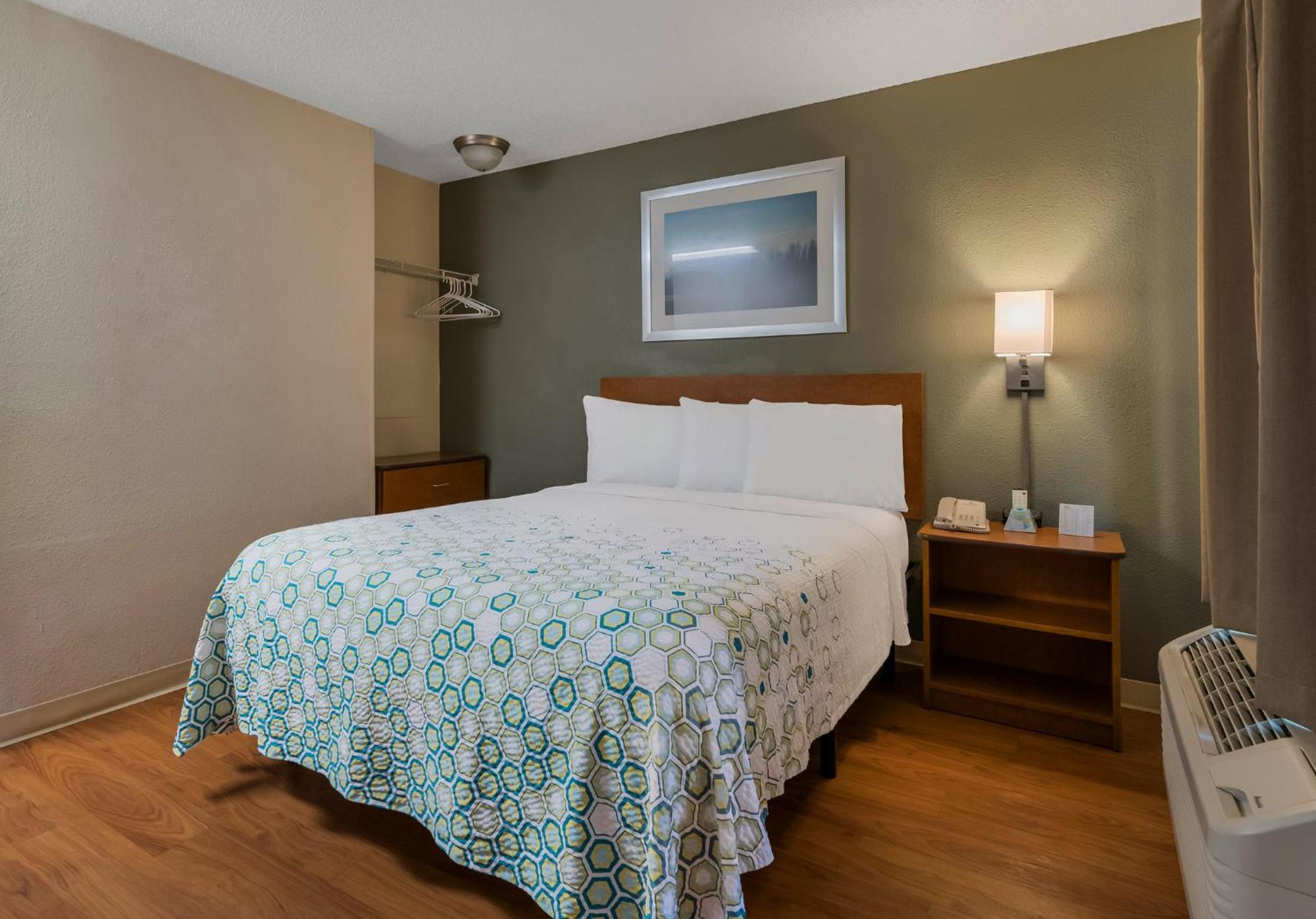 Hometowne Studios By Red Roof Orlando - Ucf Area Alafaya Экстерьер фото
